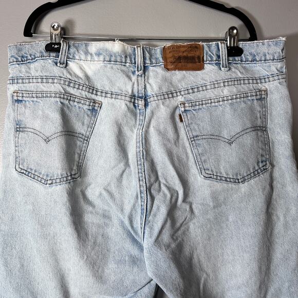 ✨Vintage Levi’s 540 Relaxed Fit Taper Jeans W42 L30 Men’s Light Wash Denim Pants - Picture 7 of 11